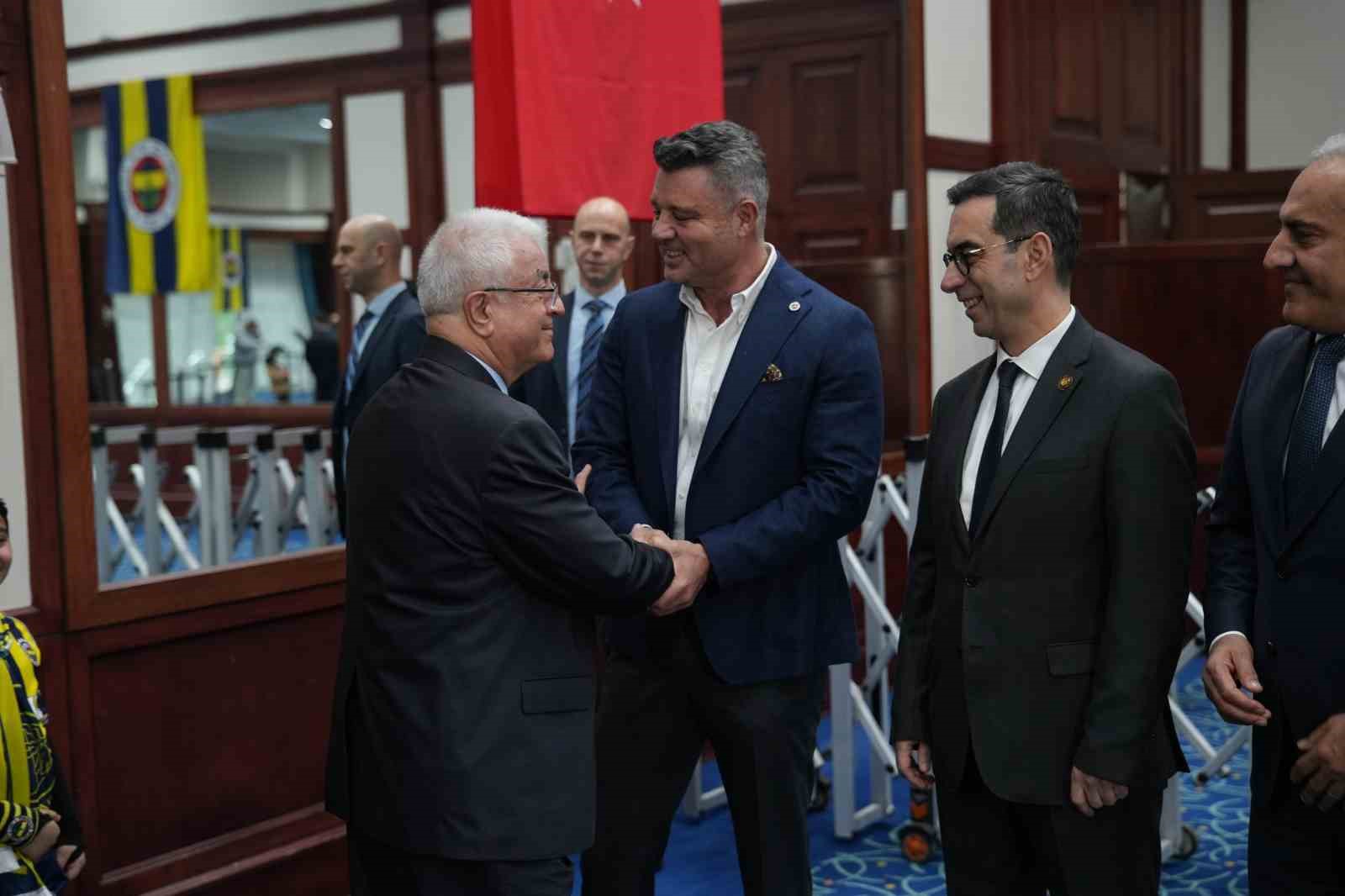 Sadettin Saran: "İnşallah çok daha fazla kupalar alacağız"
