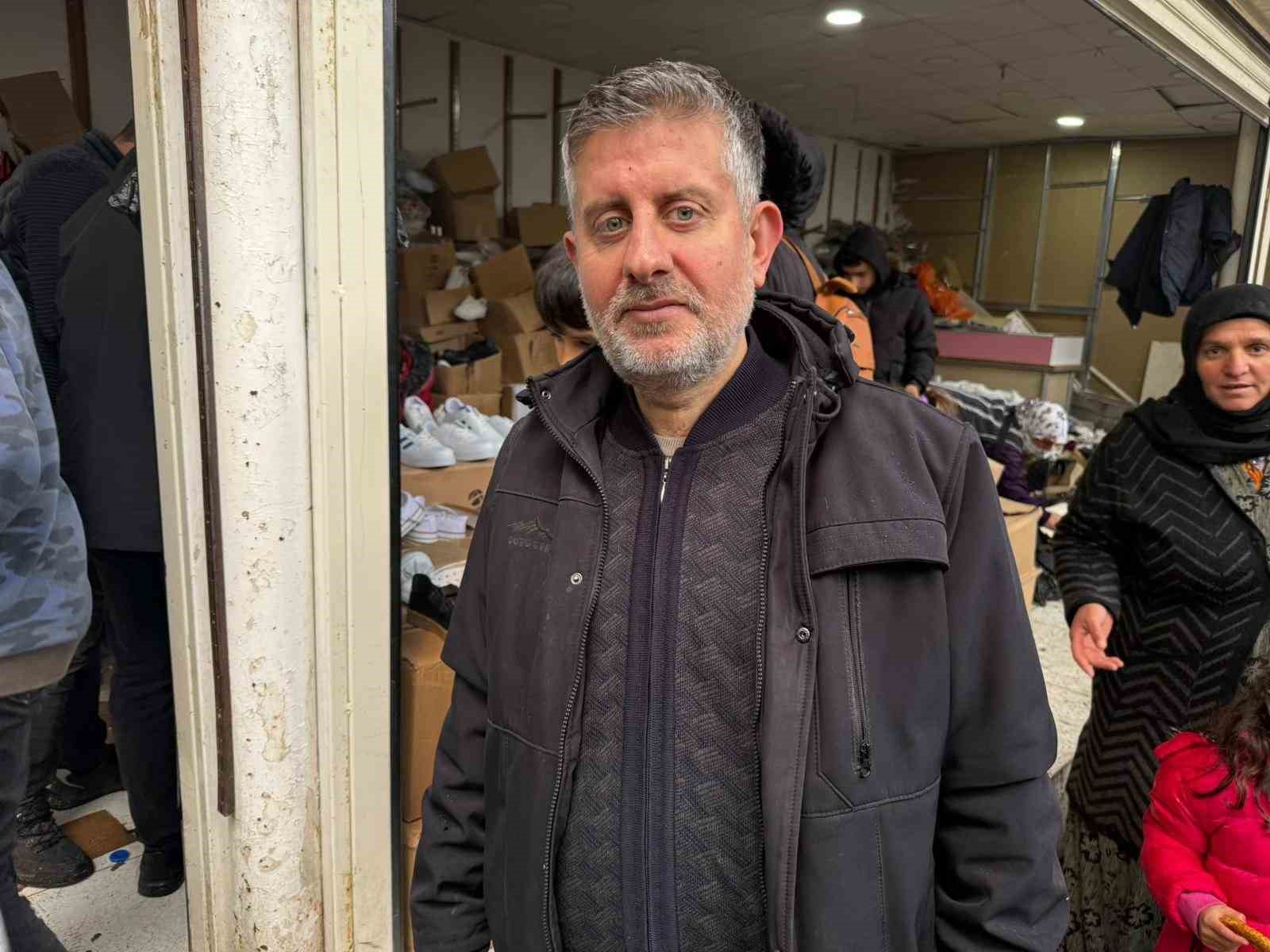 Sağanak yağış, bayram öncesi esnafa yaramadı
Sağanak yağış, bayram öncesi esnafa yaramadı