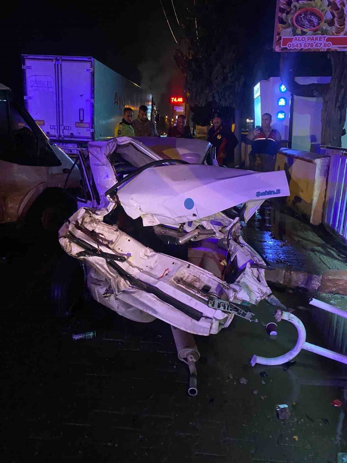 Sağanak yağış kazaları beraberinde getirdi: 1 ölü, 3 yaralı
