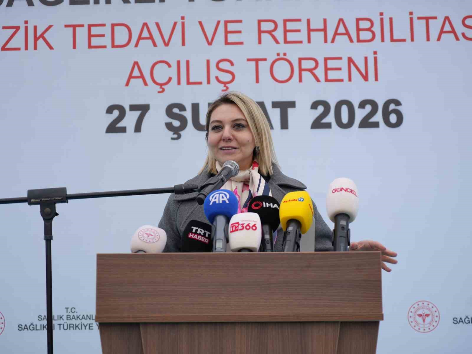 Sağlık Bakanı Memişoğlu: "Türkiye Yüzyılı’nda sağlıklı Türkiye olsun istiyoruz"
Sağlık Bakanı Memişoğlu: "Türkiye Yüzyılı’nda sağlıklı Türkiye olsun istiyoruz"