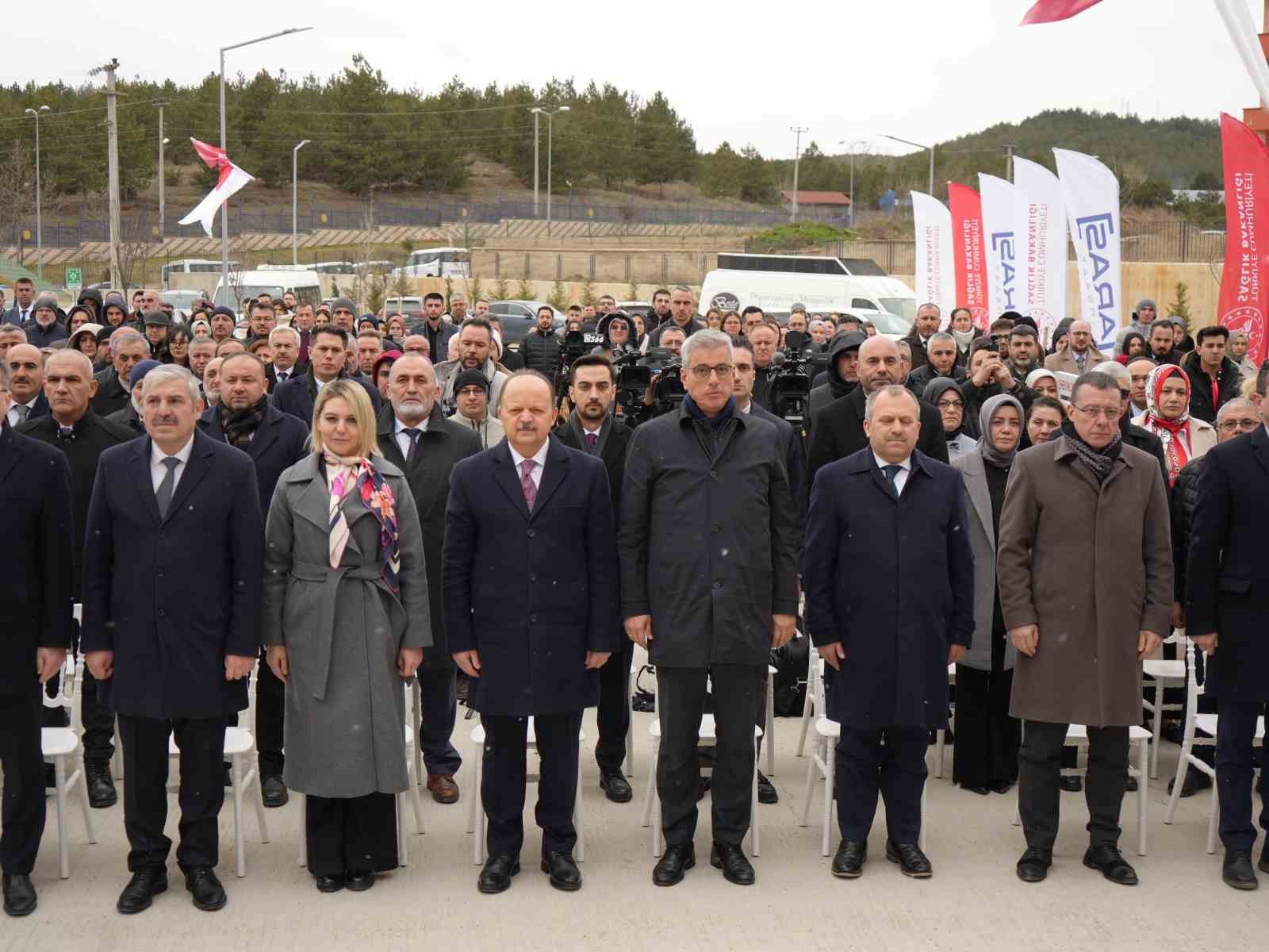 Sağlık Bakanı Memişoğlu: "Türkiye Yüzyılı’nda sağlıklı Türkiye olsun istiyoruz"
Sağlık Bakanı Memişoğlu: "Türkiye Yüzyılı’nda sağlıklı Türkiye olsun istiyoruz"