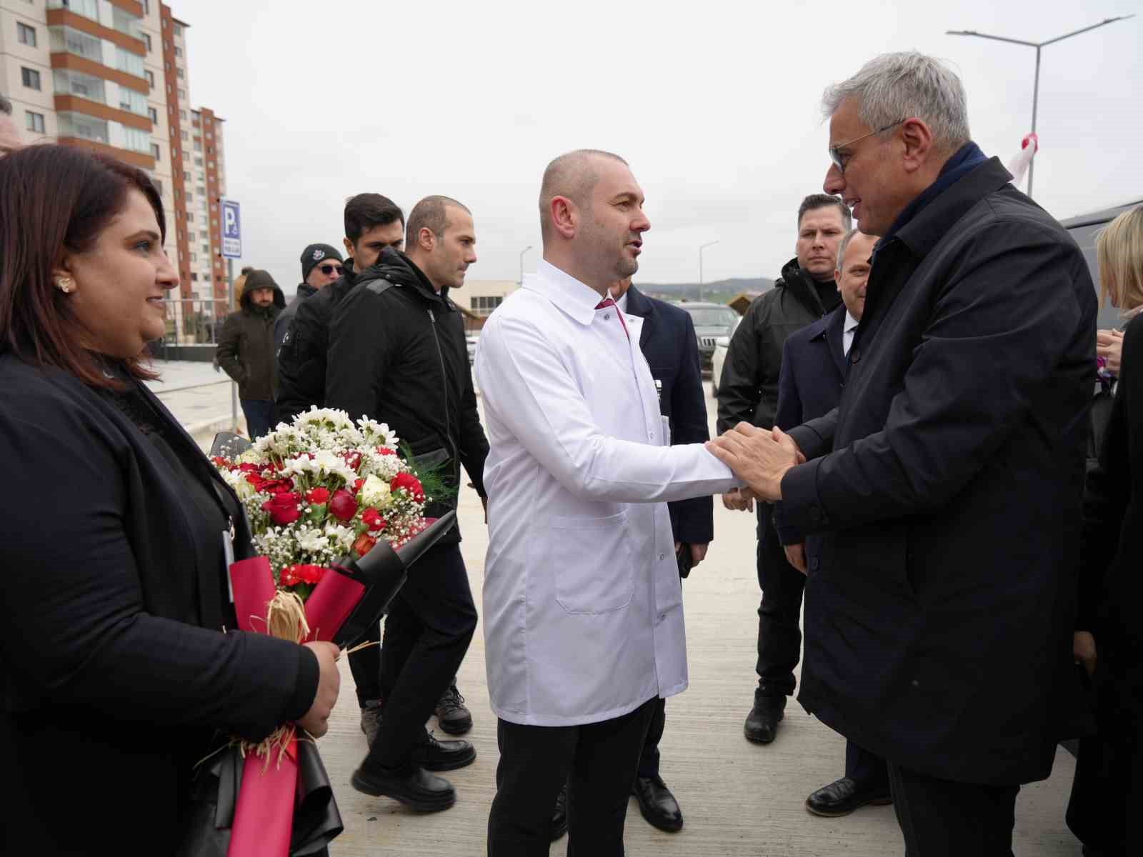 Sağlık Bakanı Memişoğlu: "Türkiye Yüzyılı’nda sağlıklı Türkiye olsun istiyoruz"
Sağlık Bakanı Memişoğlu: "Türkiye Yüzyılı’nda sağlıklı Türkiye olsun istiyoruz"