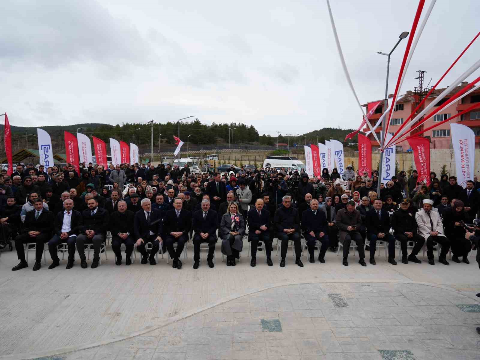 Sağlık Bakanı Memişoğlu: "Türkiye Yüzyılı’nda sağlıklı Türkiye olsun istiyoruz"
Sağlık Bakanı Memişoğlu: "Türkiye Yüzyılı’nda sağlıklı Türkiye olsun istiyoruz"