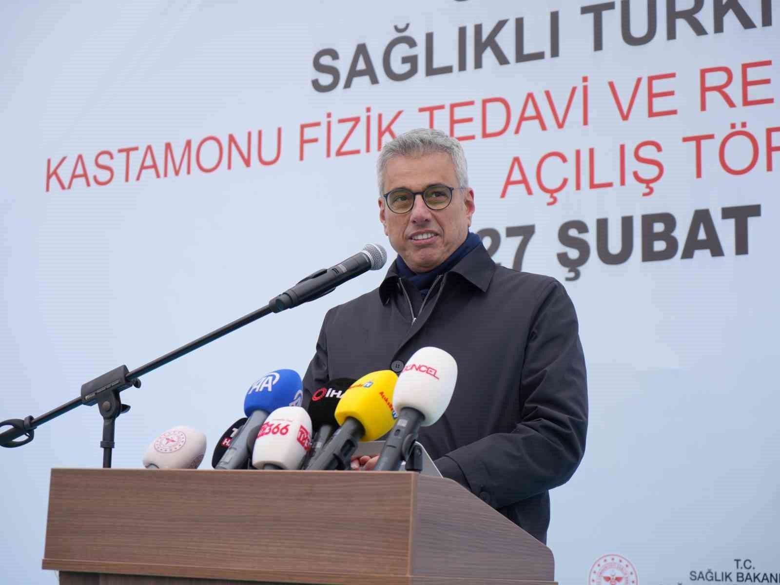 Sağlık Bakanı Memişoğlu: "Türkiye Yüzyılı’nda sağlıklı Türkiye olsun istiyoruz"
Sağlık Bakanı Memişoğlu: "Türkiye Yüzyılı’nda sağlıklı Türkiye olsun istiyoruz"