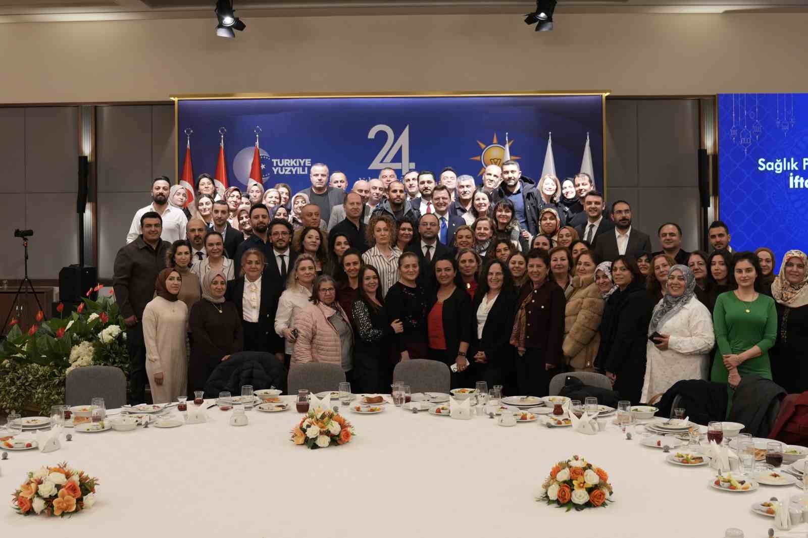 Sağlık çalışanları iftar sofrasında buluştu
