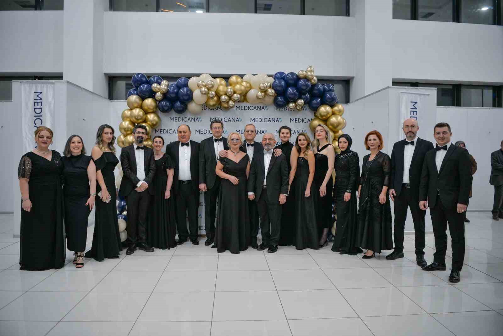 Sağlık çalışanlarından Bursalı sanatseverlere unutulmaz konser
Sağlık çalışanlarından Bursalı sanatseverlere unutulmaz konser