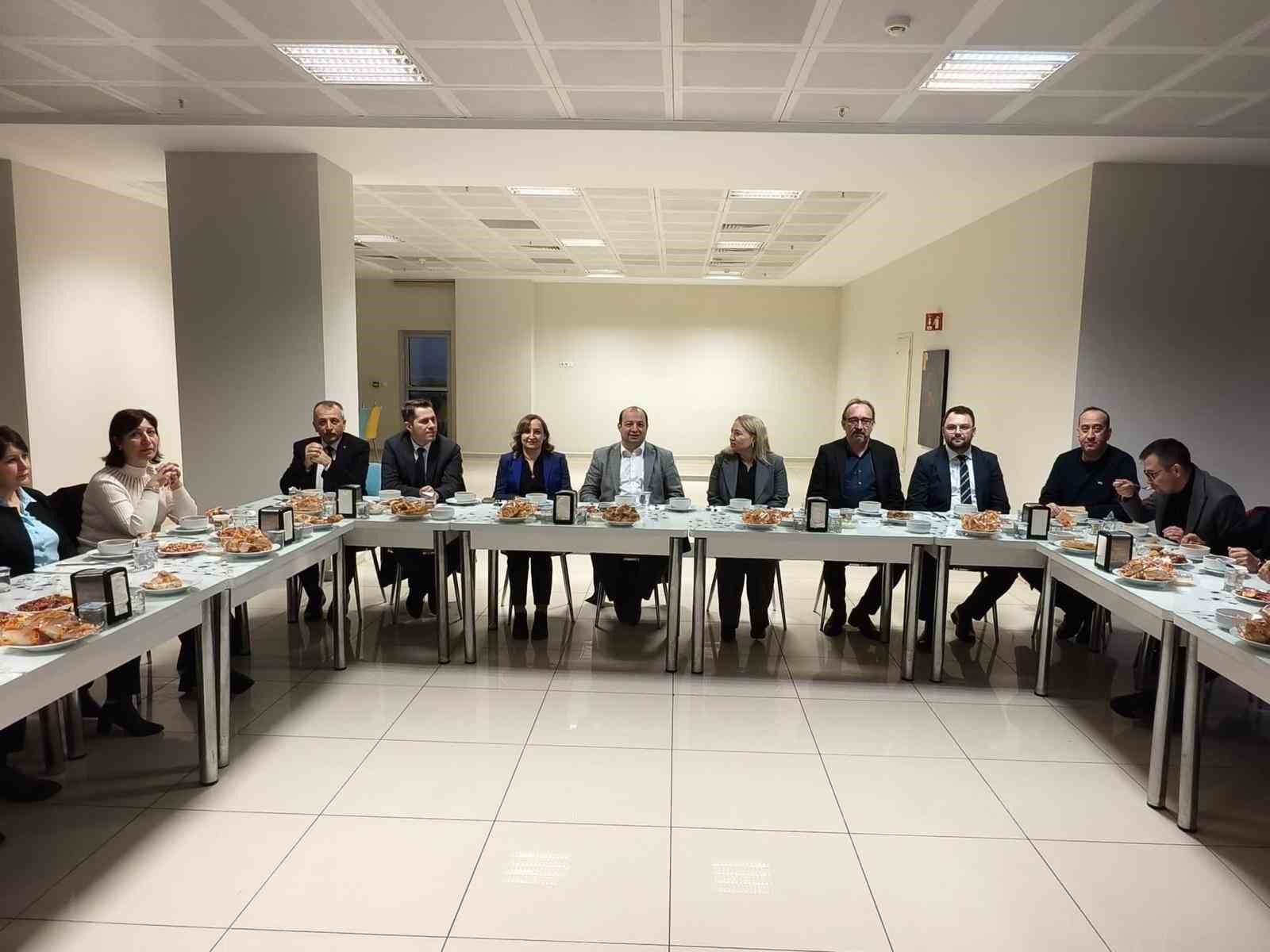 Sağlık camiası iftarda buluştu
Sağlık camiası iftarda buluştu