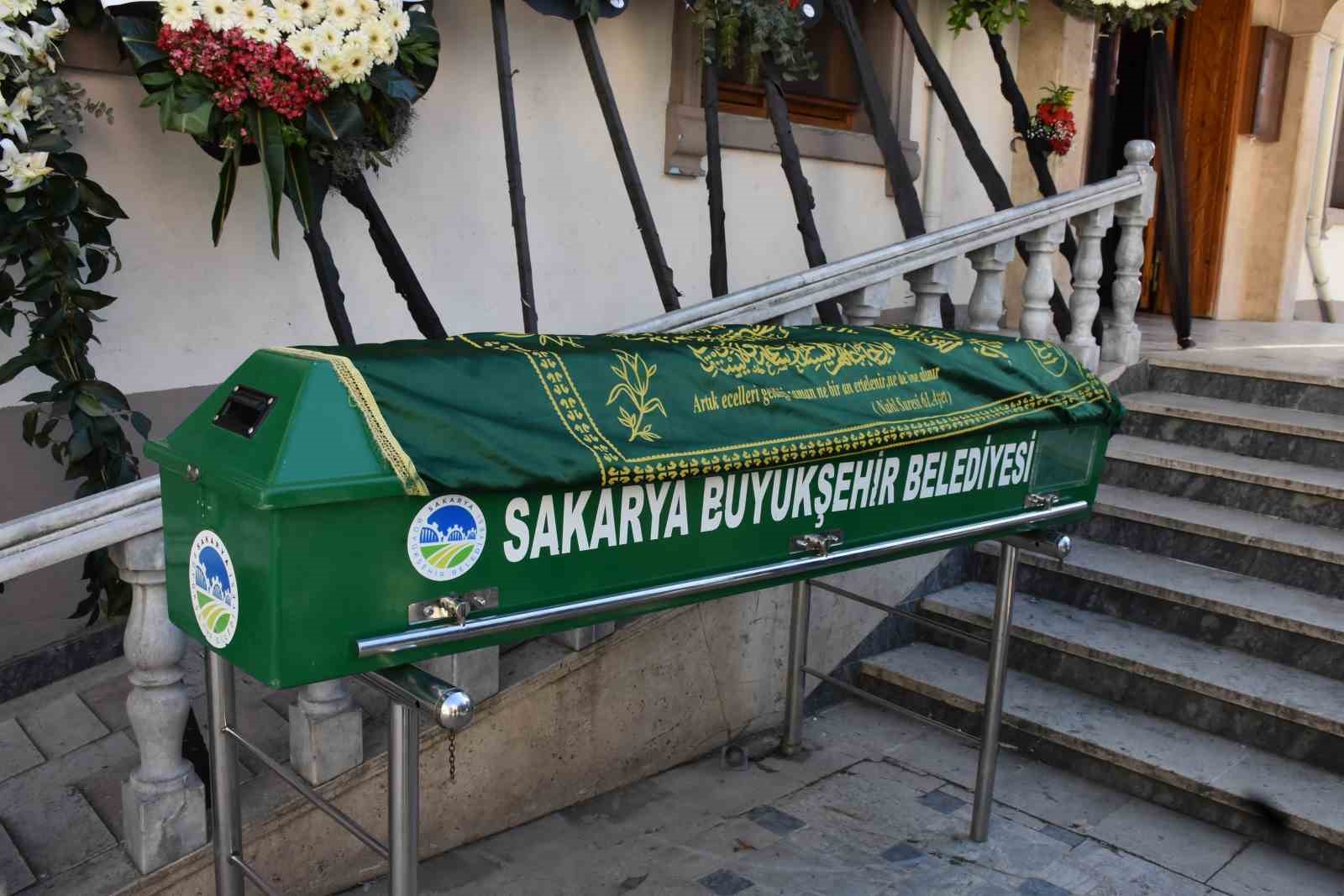 Sahilde ölü bulunan iş adamı son yolculuğuna uğurlandı
