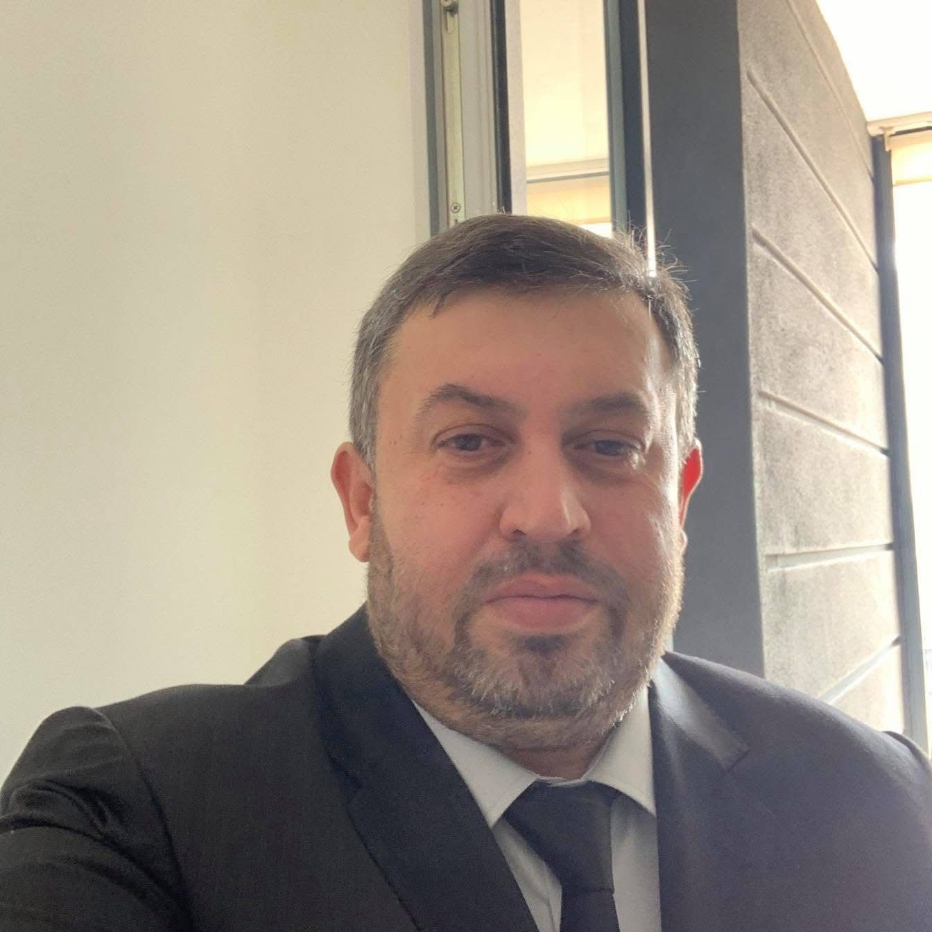 Sahilde ölü bulunan iş adamı son yolculuğuna uğurlandı
