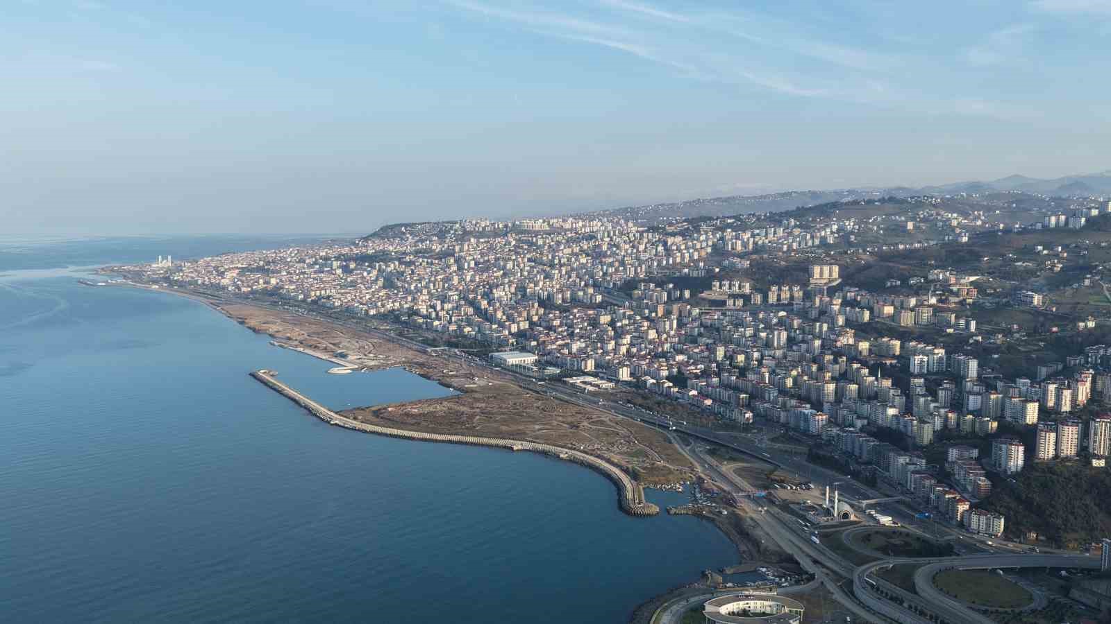 Sahile sığmayan şehir yamaçlara tırmanıyor
Sahile sığmayan şehir yamaçlara tırmanıyor