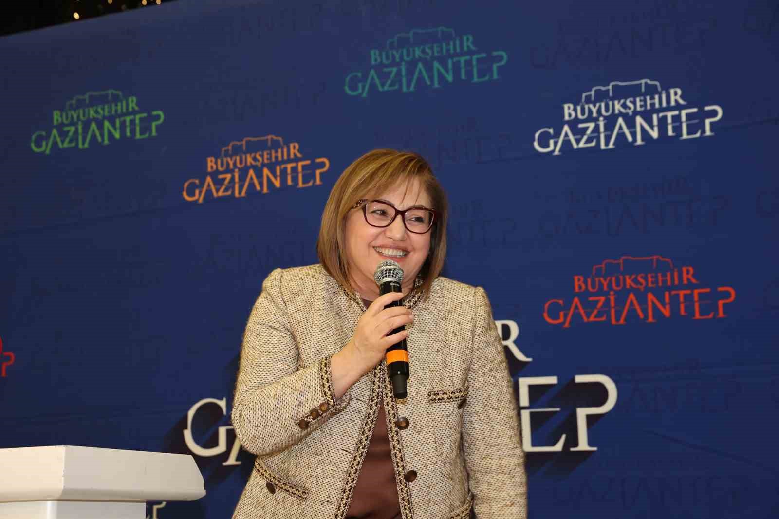 Şahin, emeklilere müjde üstüne müjde verdi
Şahin, emeklilere müjde üstüne müjde verdi