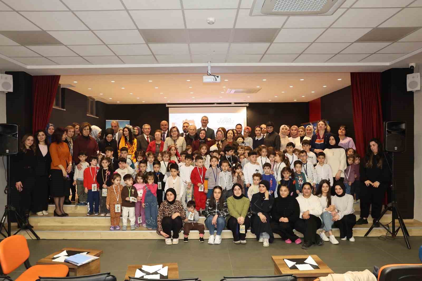 Şahin, Yetenek Kaşifi Projesi tanıtım programına katıldı
Şahin, Yetenek Kaşifi Projesi tanıtım programına katıldı