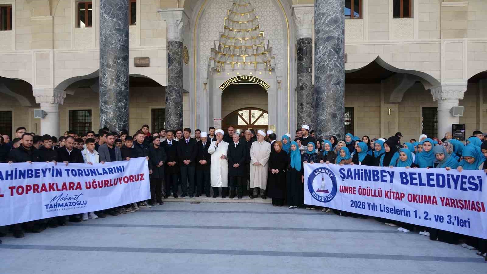 Şahinbey Belediyesi 175 öğrenciyi daha umreye gönderdi
Şahinbey Belediyesi 175 öğrenciyi daha umreye gönderdi
