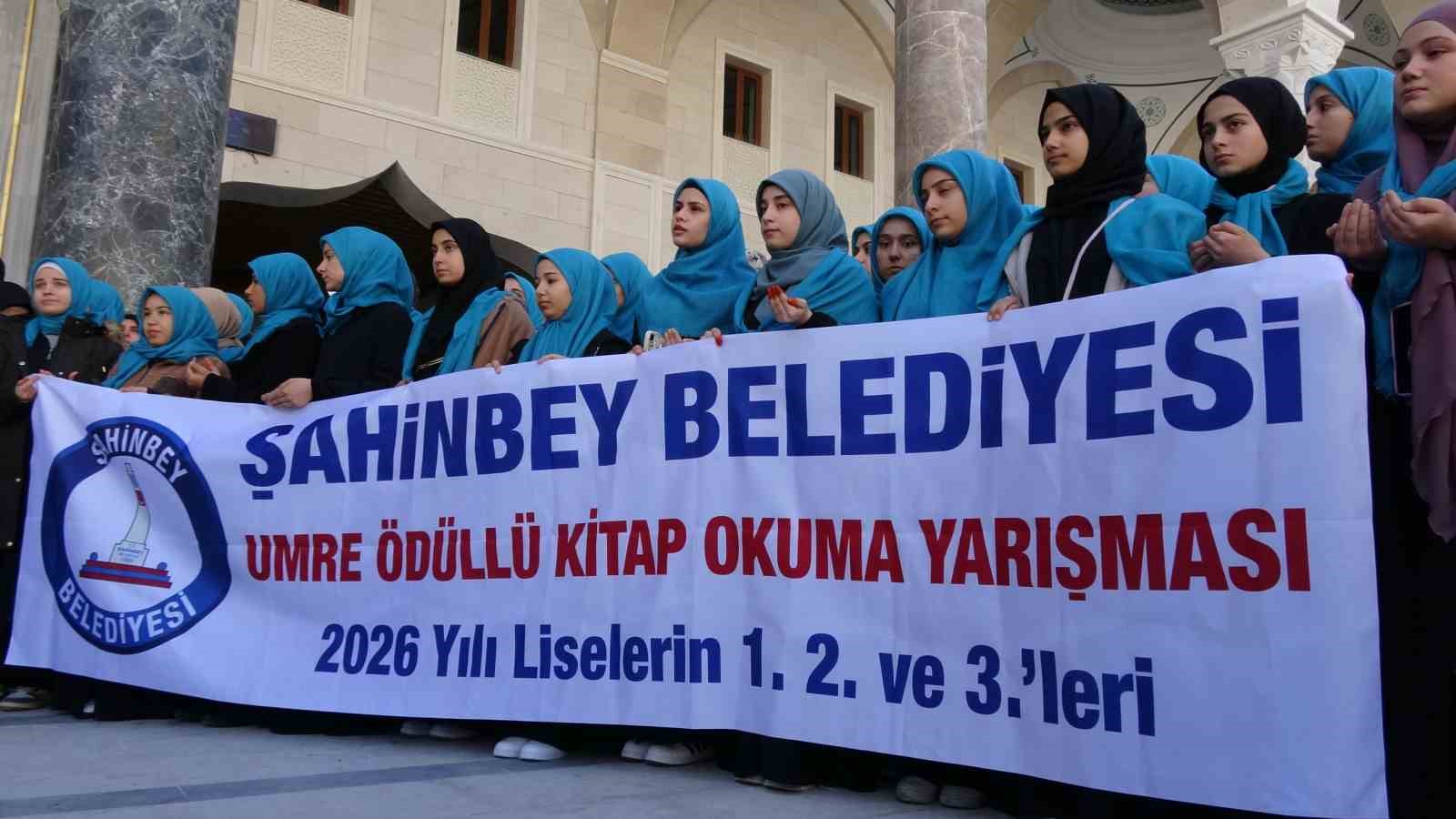Şahinbey Belediyesi 175 öğrenciyi daha umreye gönderdi
Şahinbey Belediyesi 175 öğrenciyi daha umreye gönderdi
