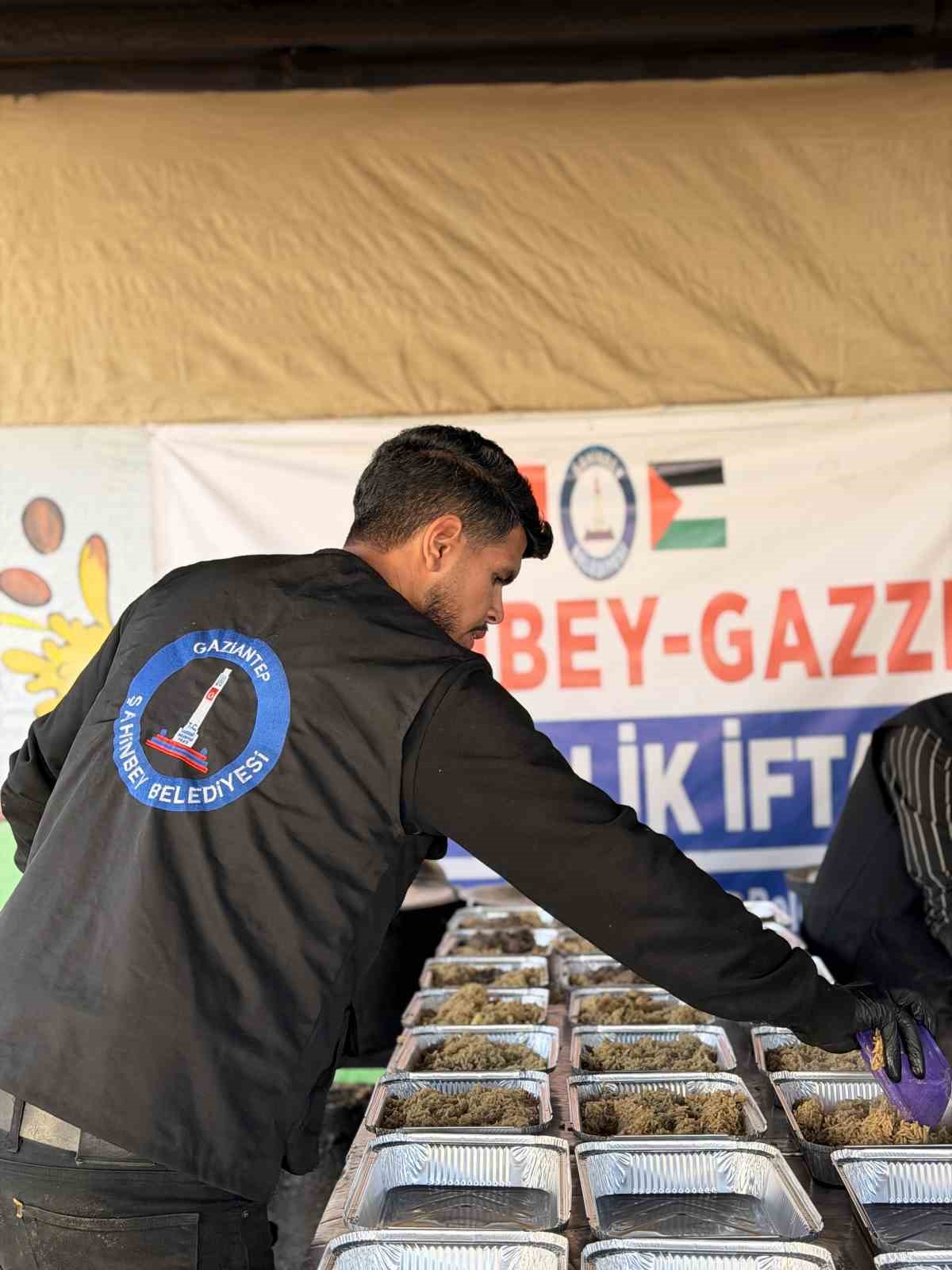 Şahinbey Belediyesi’nden Gazze’de kardeşlik iftarı
