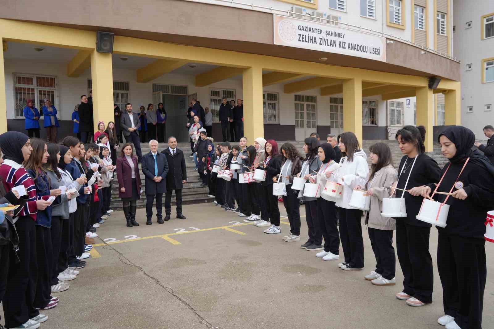 Şahinbey’de örnek etkinlik: Atıklar sanata dönüştü
