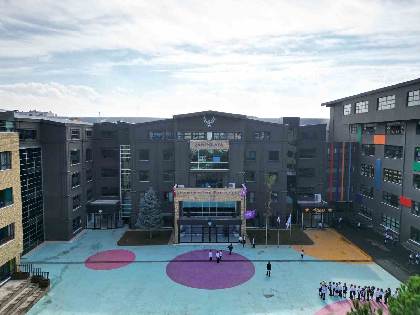 Şahinkaya’dan başarılı öğrencilere burs imkanı
