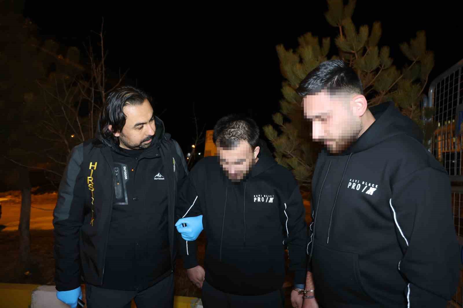 Sahte altın ile 15 kişiyi dolandırmışlar: 2 gözaltı
