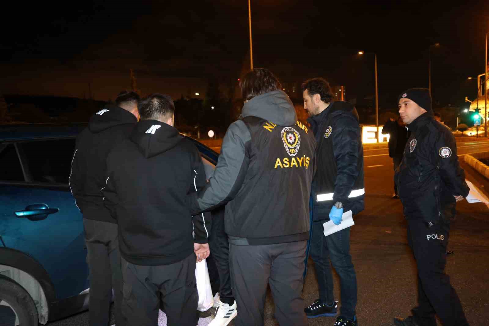 Sahte altın ile 15 kişiyi dolandırmışlar: 2 gözaltı
