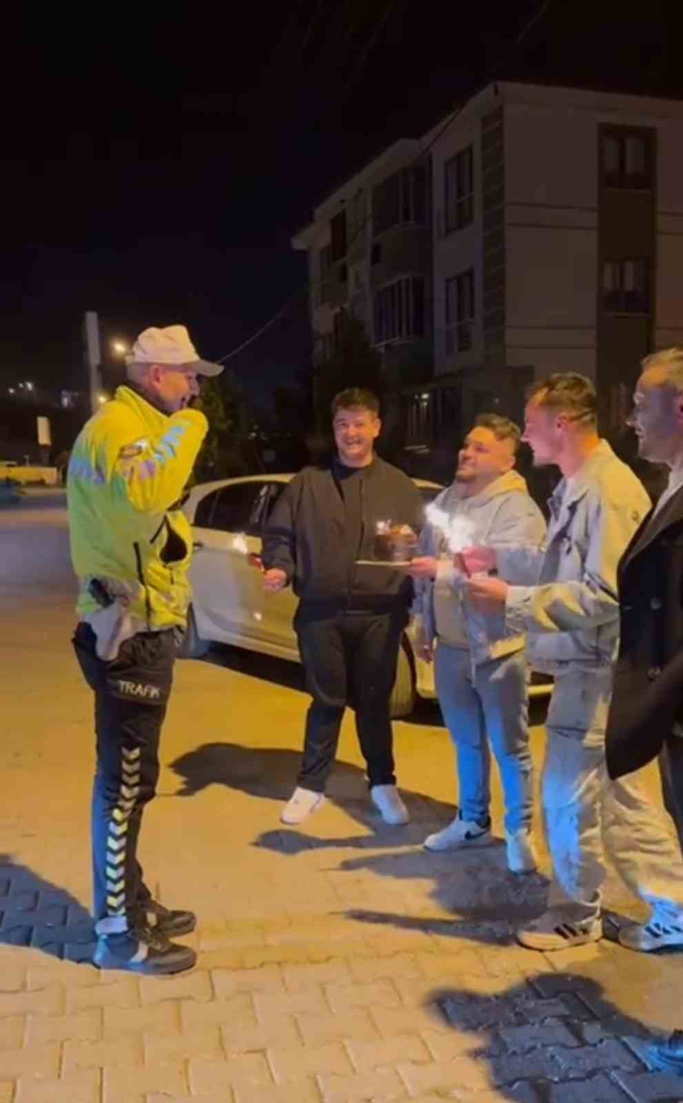 Sahte ihbarla polis haftasını kutladılar
