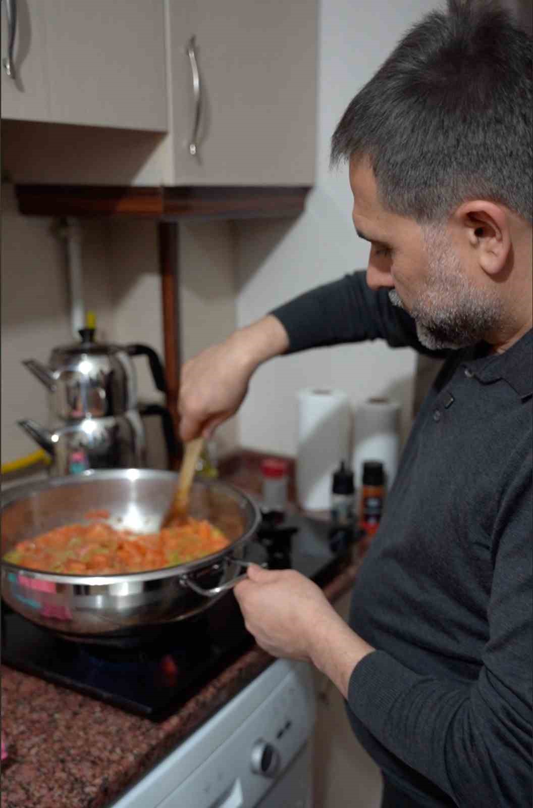 Sahur sofrasında öğrencileri yalnız bırakmadı
Sahur sofrasında öğrencileri yalnız bırakmadı