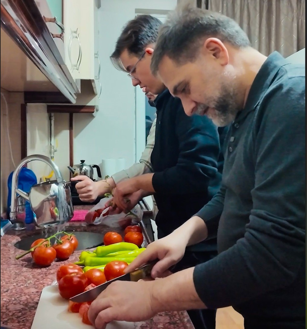 Sahur sofrasında öğrencileri yalnız bırakmadı
Sahur sofrasında öğrencileri yalnız bırakmadı