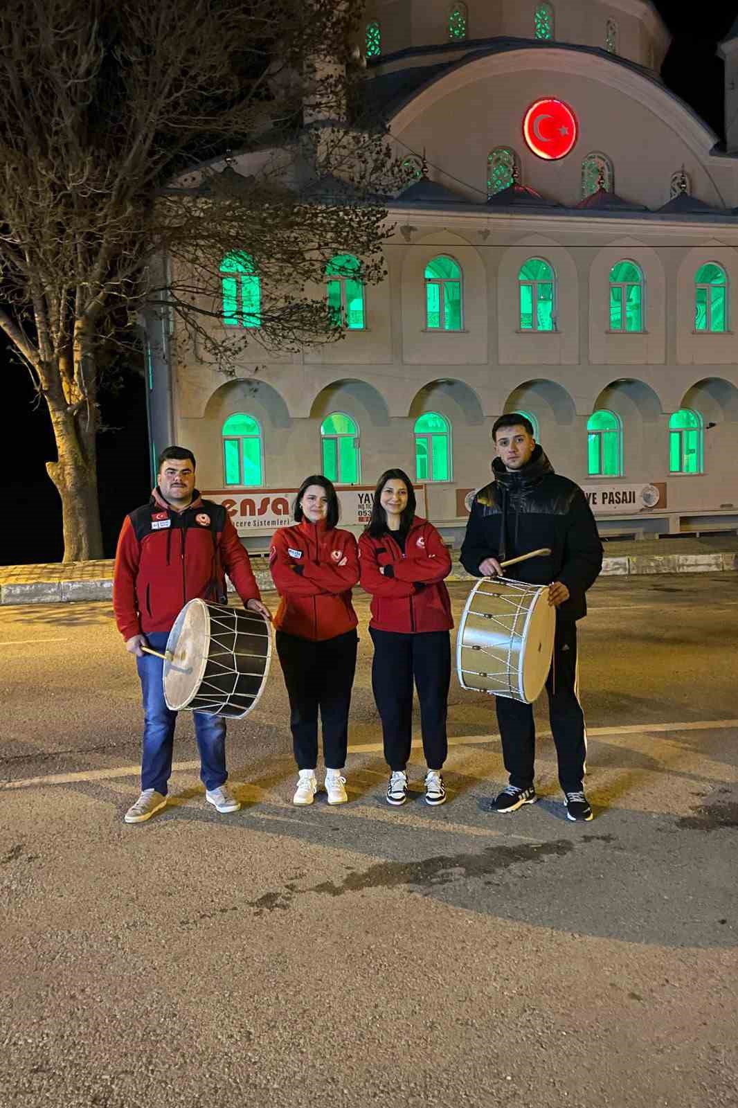 Sahurda onları görenler şaşırıyor
