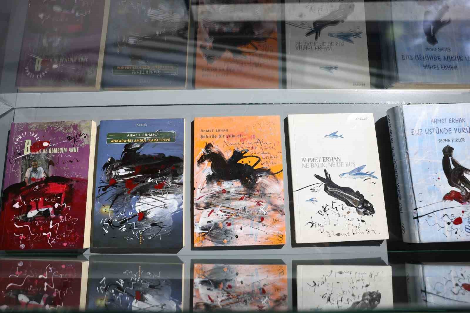 Şair Ahmet Erhan, doğum gününde Nilüfer’de özel bir sergiyle anıldı
