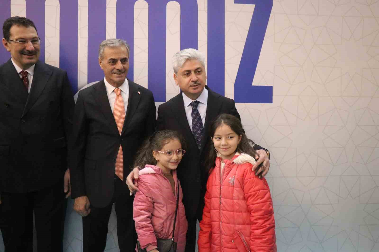 Sakarya protokolü ve vatandaş bayramlaştı
