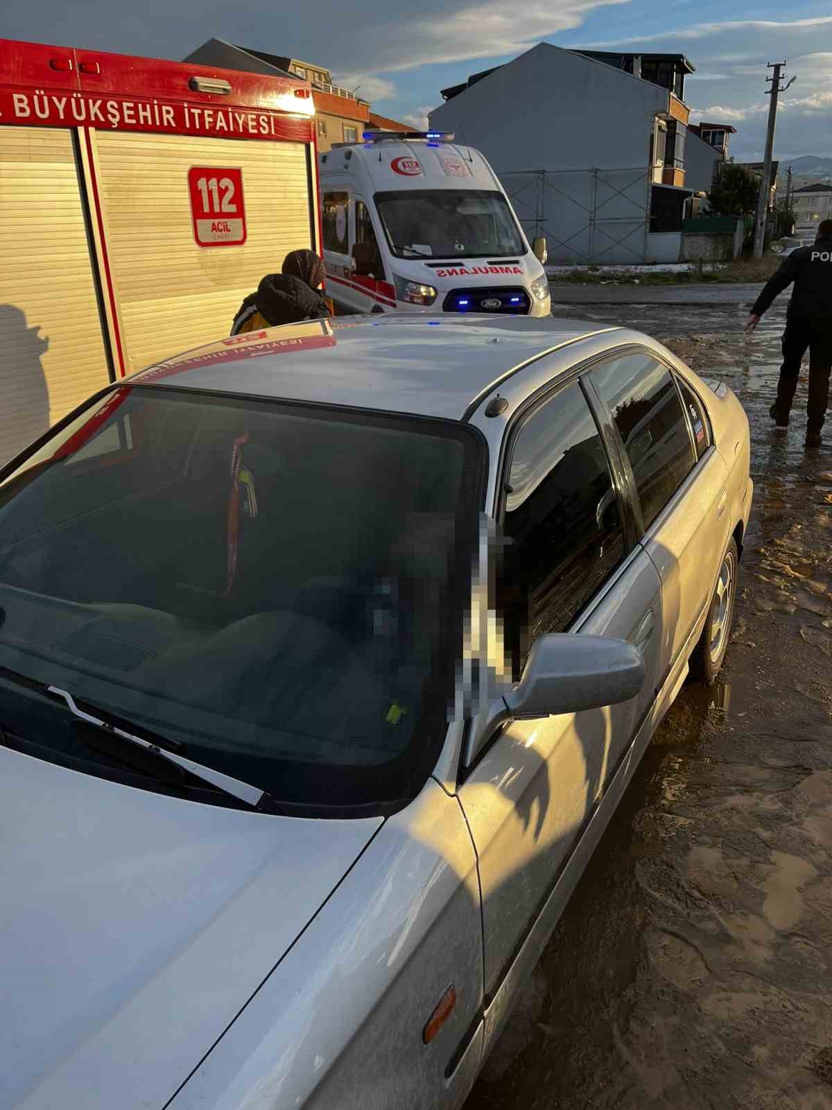 Sakarya’da bir kişi aracında ölü olarak bulundu
