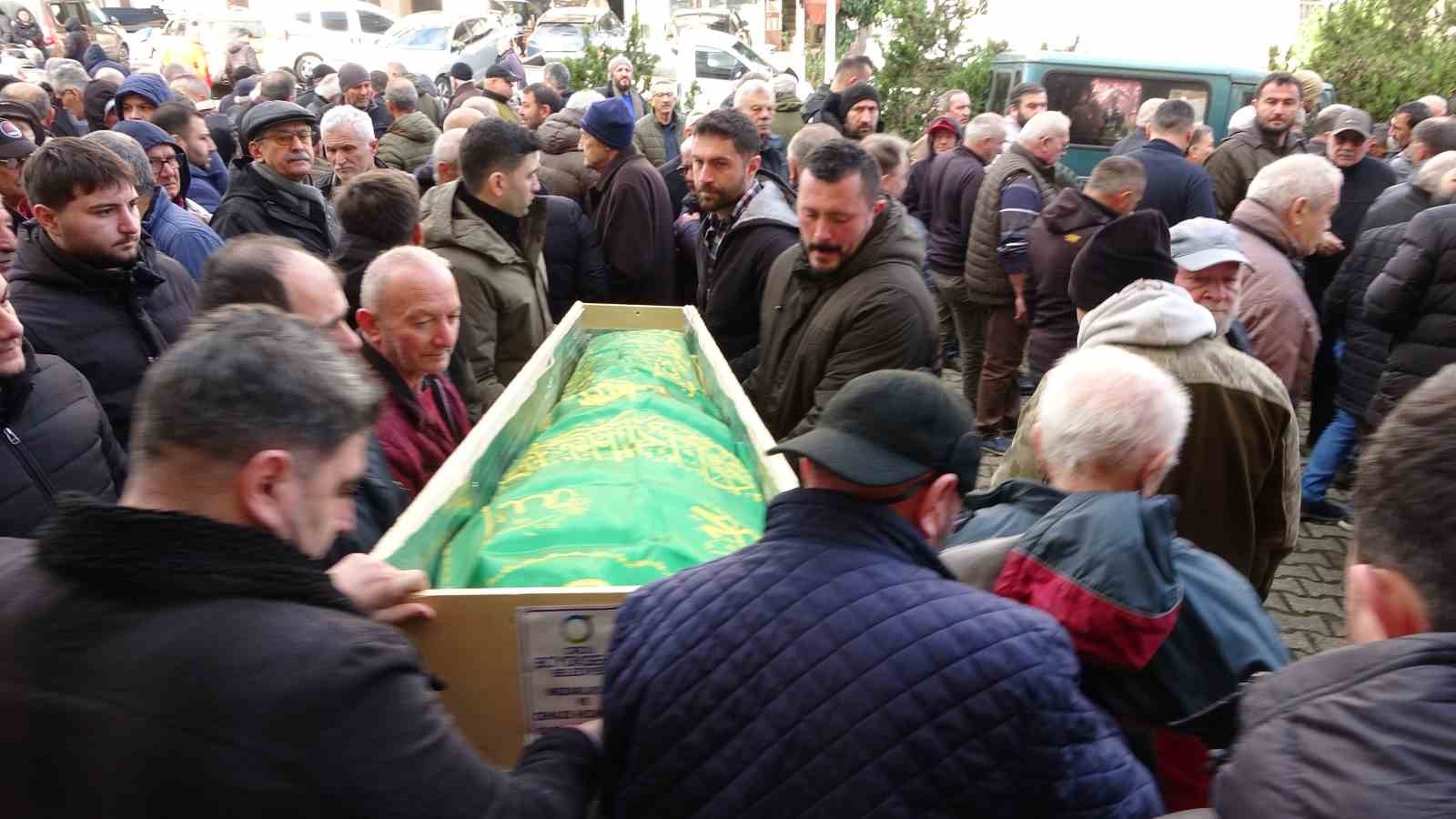 Sakarya’da cesedi bulunan balıkçı Ordu’da toprağa verildi
