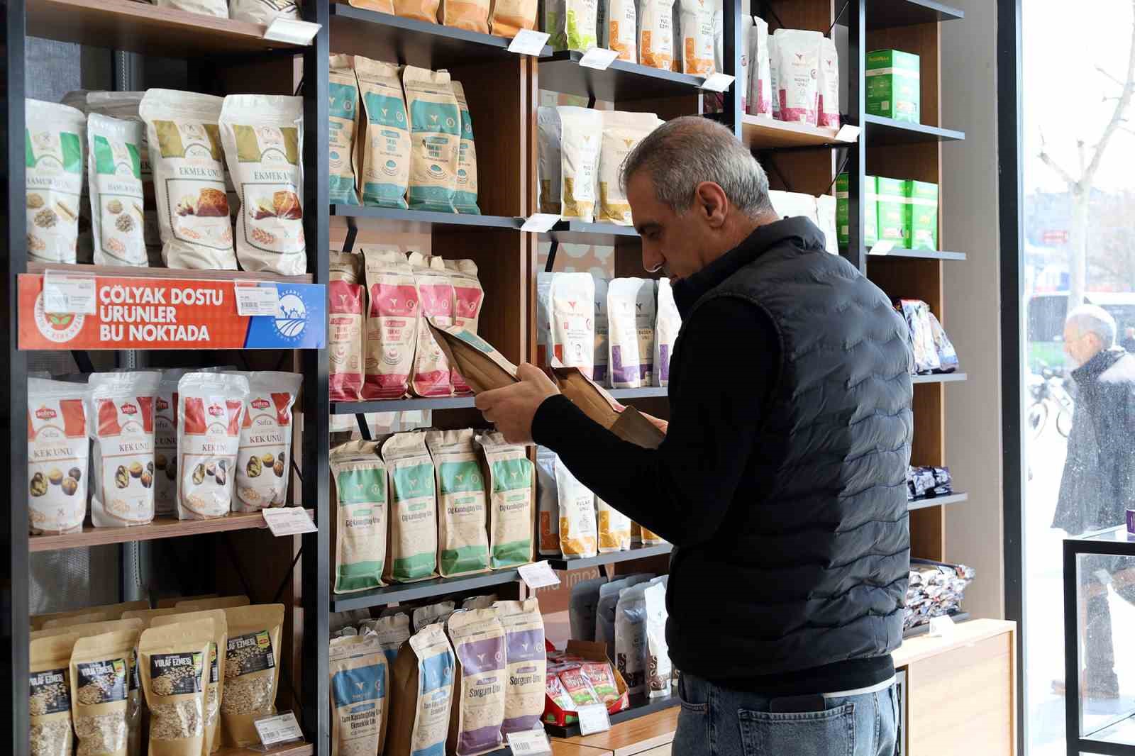 Sakarya’da glütensiz ürünler tek noktada toplandı
Sakarya’da glütensiz ürünler tek noktada toplandı
