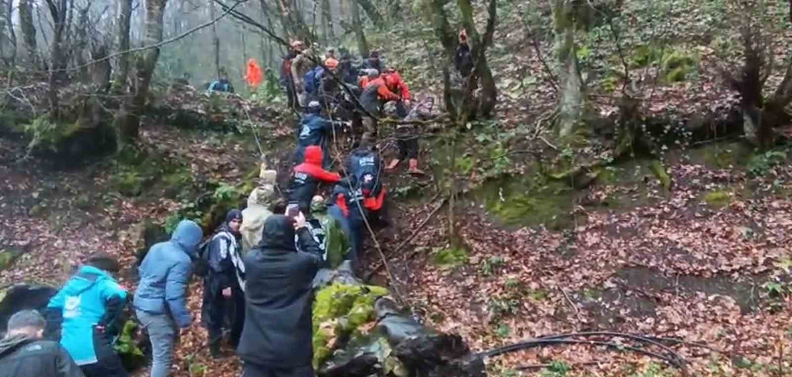 Sakarya’da iki gündür haber alınamayan vatandaşın cansız bedeni zorlu araziden çıkartıldı
