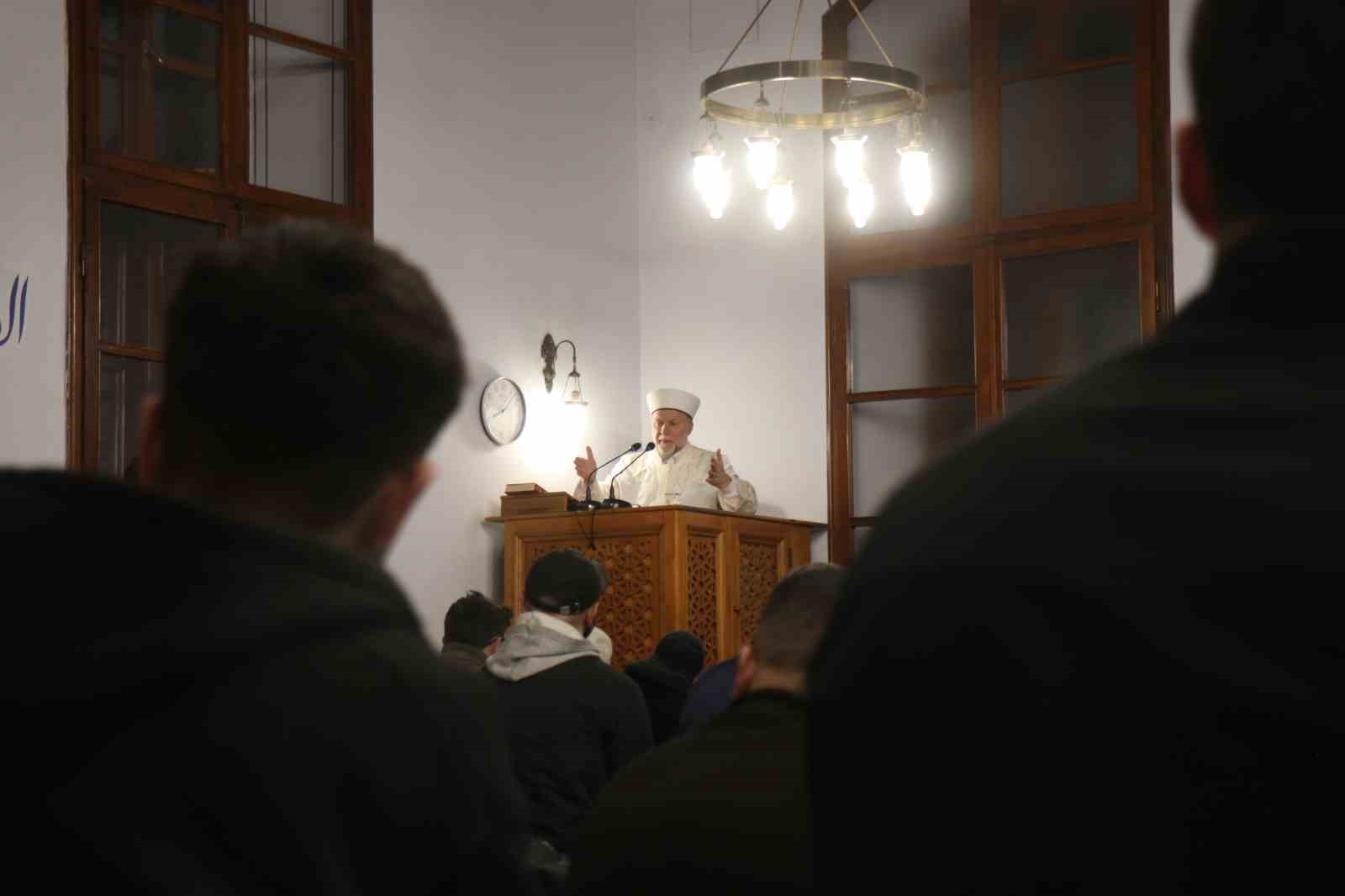 Sakarya’da ilk teravih namazı eda edildi
