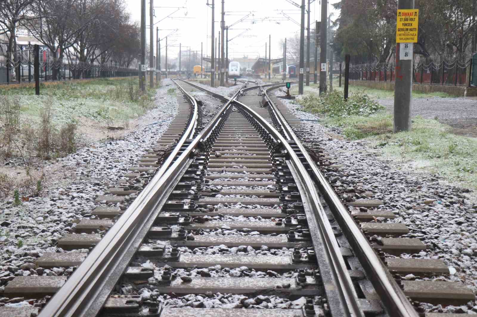 Sakarya’da lapa lapa kar yağışı etkili oldu
