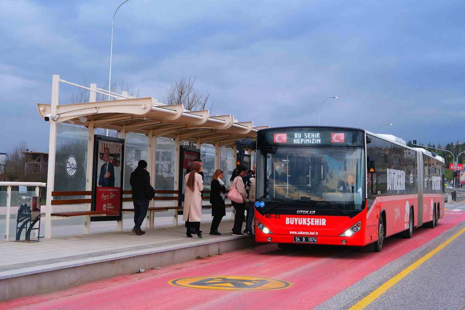 Sakarya’da metrobüs seferlerine saat ayarı
