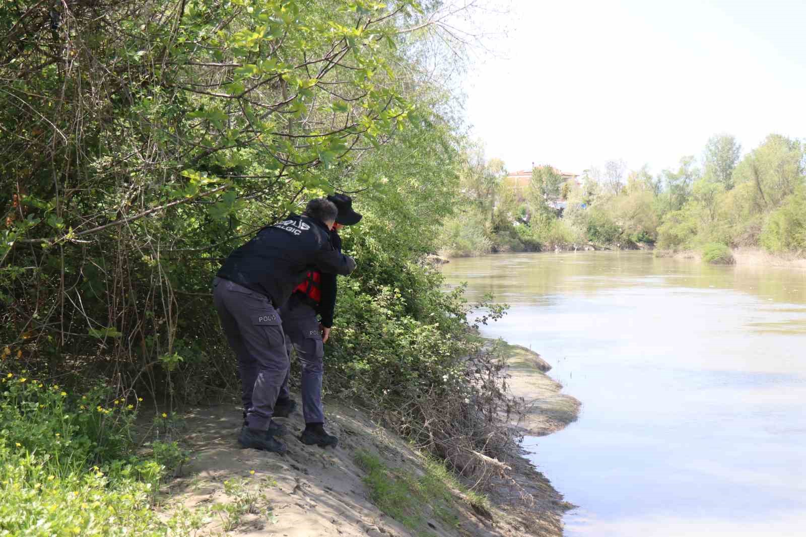 Sakarya’da nehre düşen çocuğu arama çalışmaları bir haftadır sürüyor
