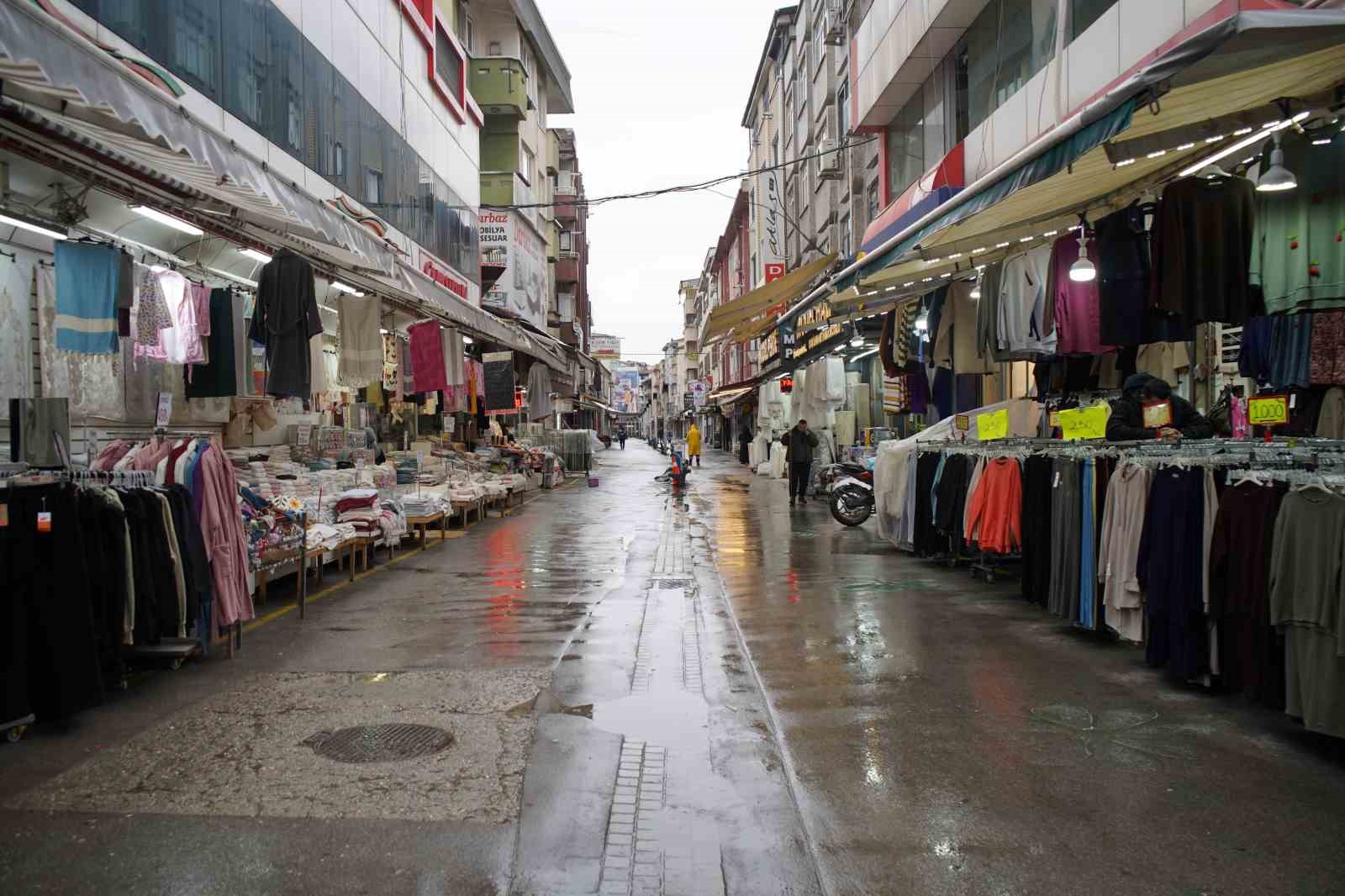 Sakarya’da şehir merkezinde yağmur, yüksek kesimlerde kar etkili oluyor
