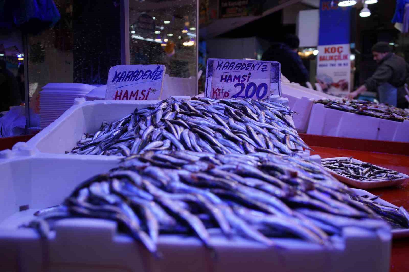 Sakarya’da sezonun son balıkları vatandaşla buluşuyor
