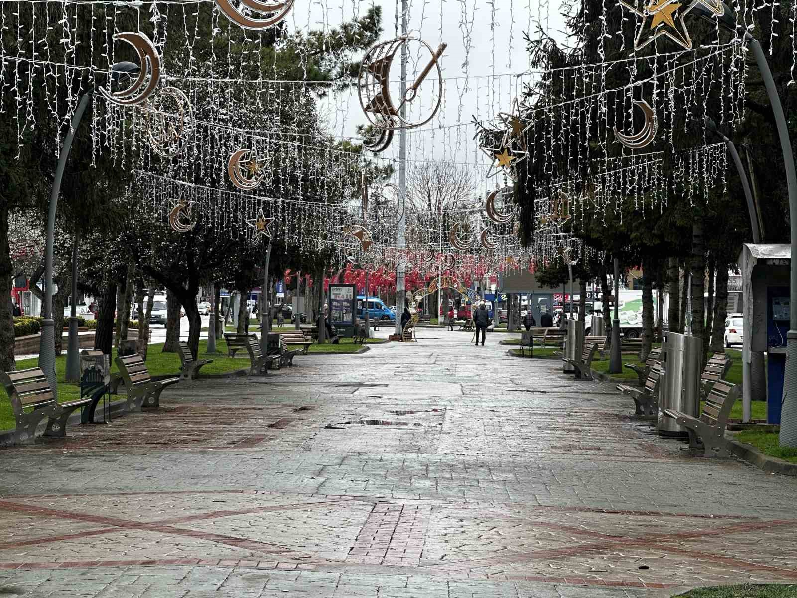 Sakarya’da yüksek kesimlerde kar, şehir merkezinde yağmur etkili oldu
