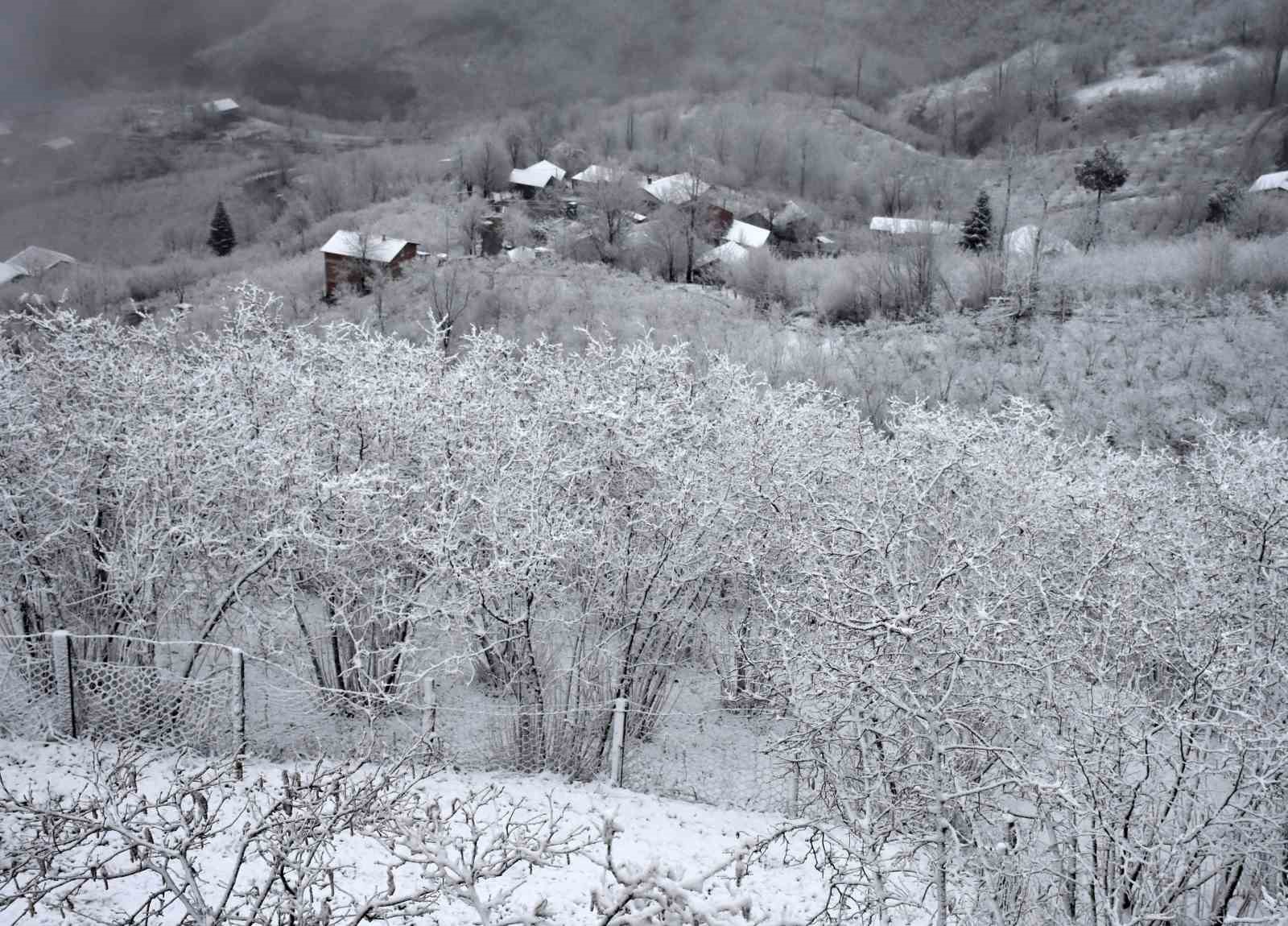 Sakarya’nın yüksek kesimleri beyaz gelinliğini yeniden giydi
