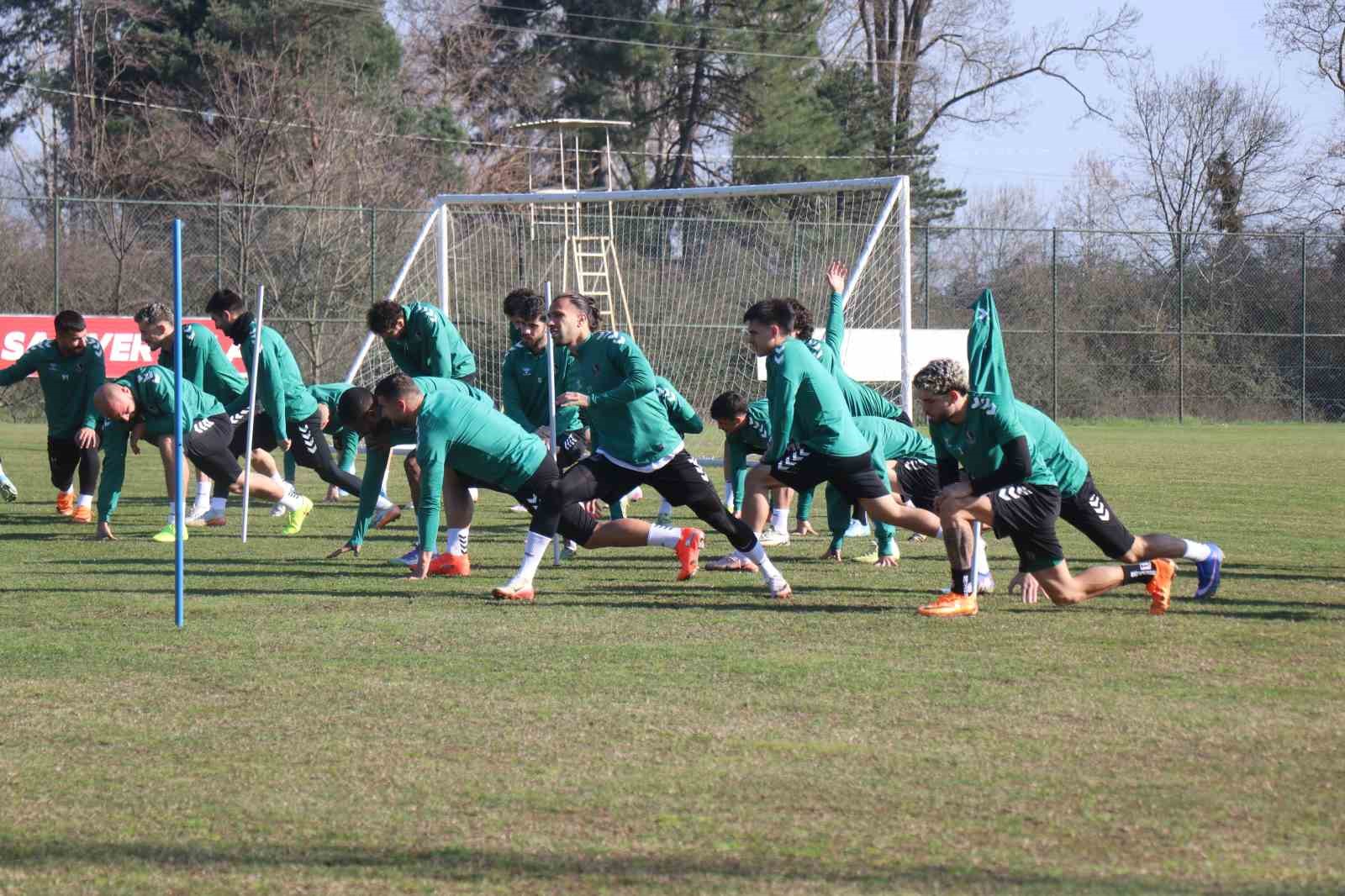 Sakaryaspor, Adana Demirspor mesaisinde
