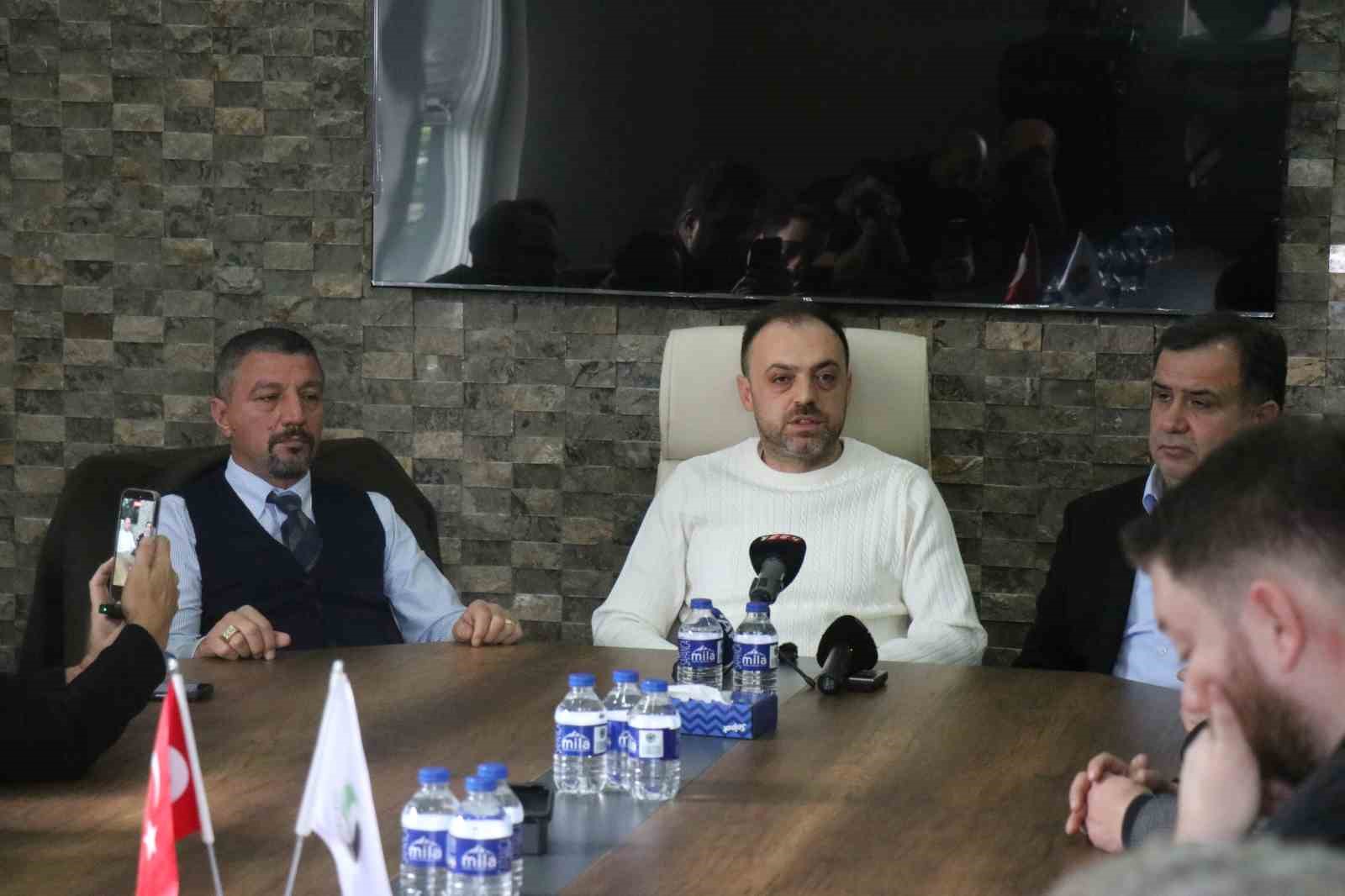 Sakaryaspor Başkanı Enes Zengin’den 1 aylık rapor: 8 transfer, 18 dosya kapatma
