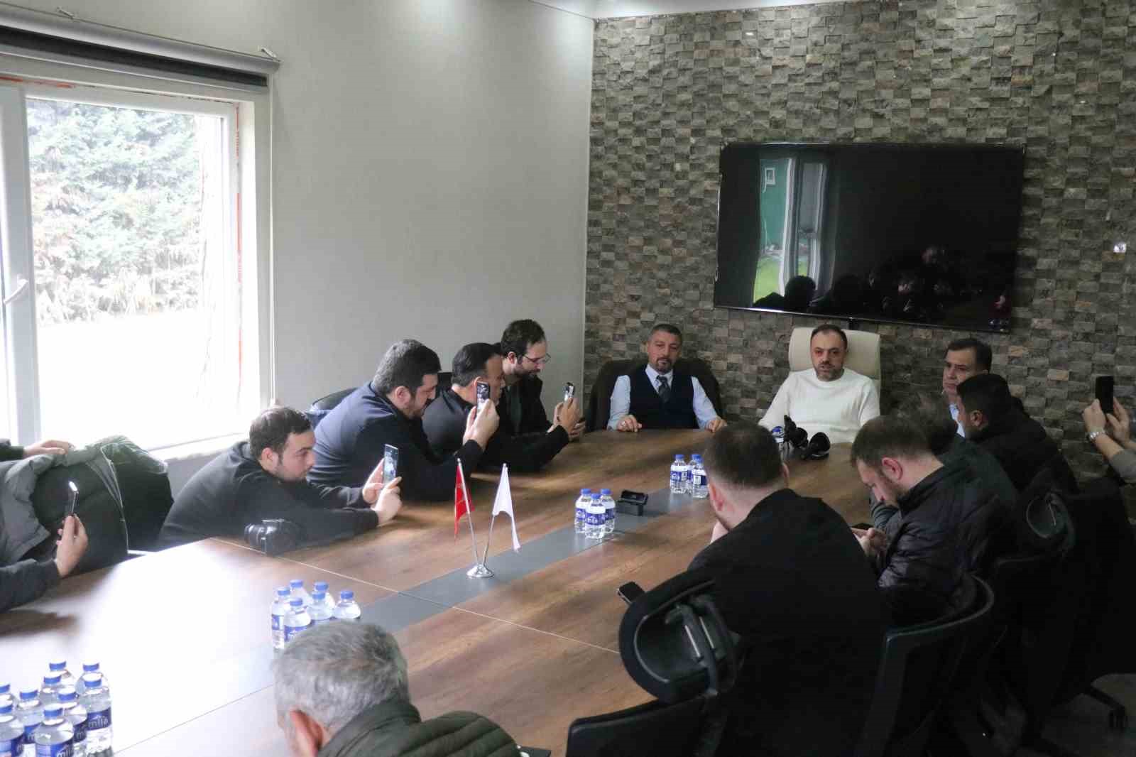 Sakaryaspor Başkanı Enes Zengin’den 1 aylık rapor: 8 transfer, 18 dosya kapatma
