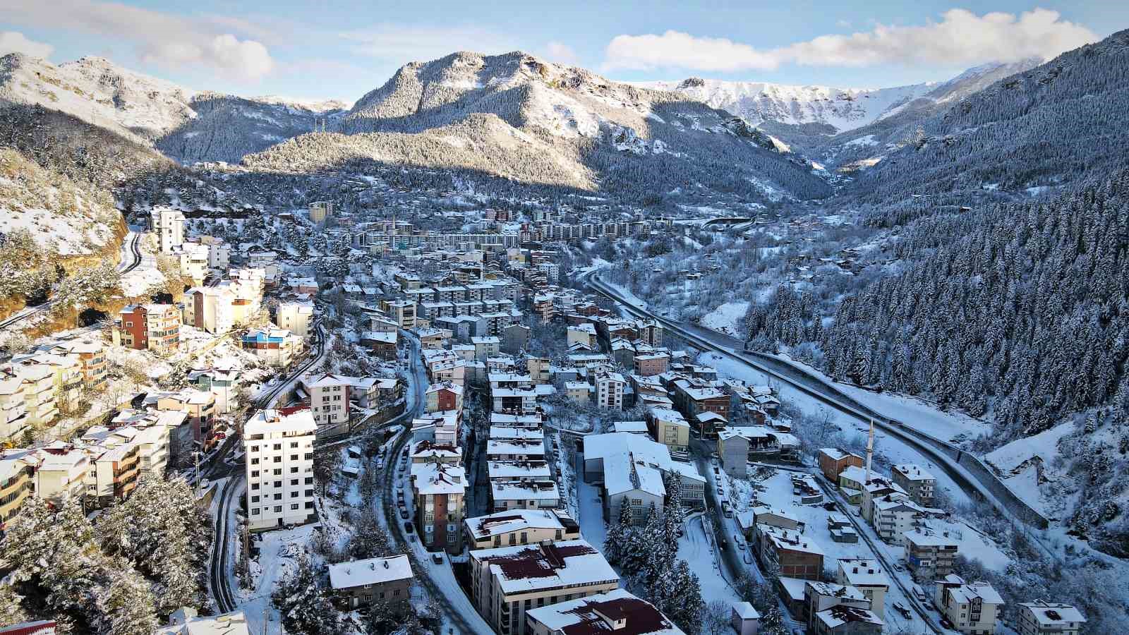 Sakin Şehir Şavşat’tan kartpostallık kış manzaraları
