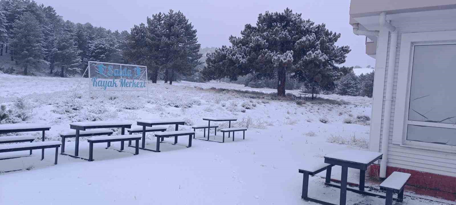 Salda’ya mevsimin ilk karı yağdı
