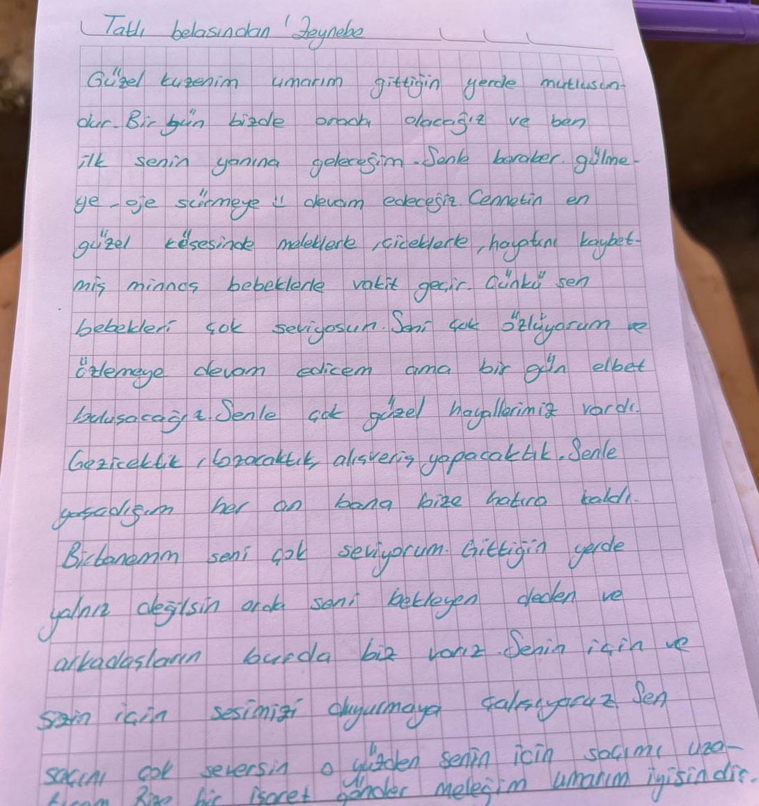 Saldırıda can veren çocukların mezarlarına bırakılan notlar duygulandırdı
