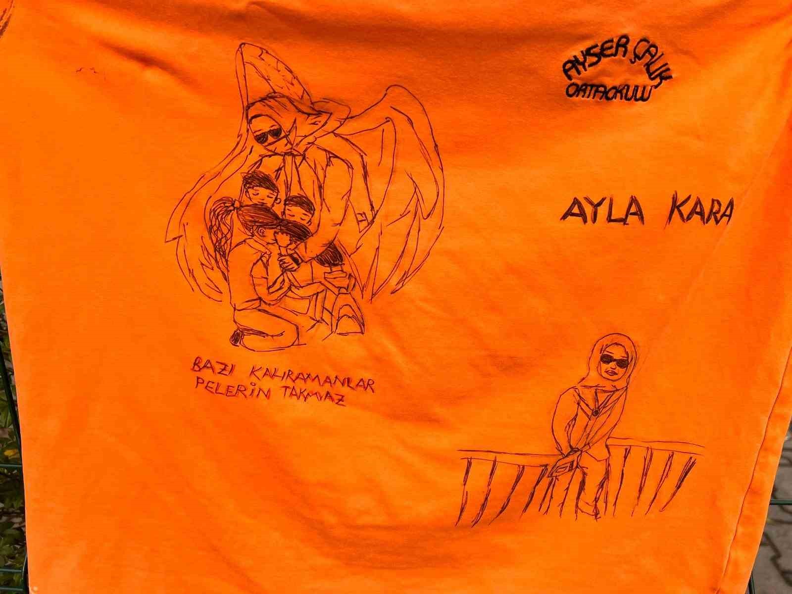 Saldırının yaşandığı okul önündeki yazılar ve görseller görenleri duygulandırıyor
