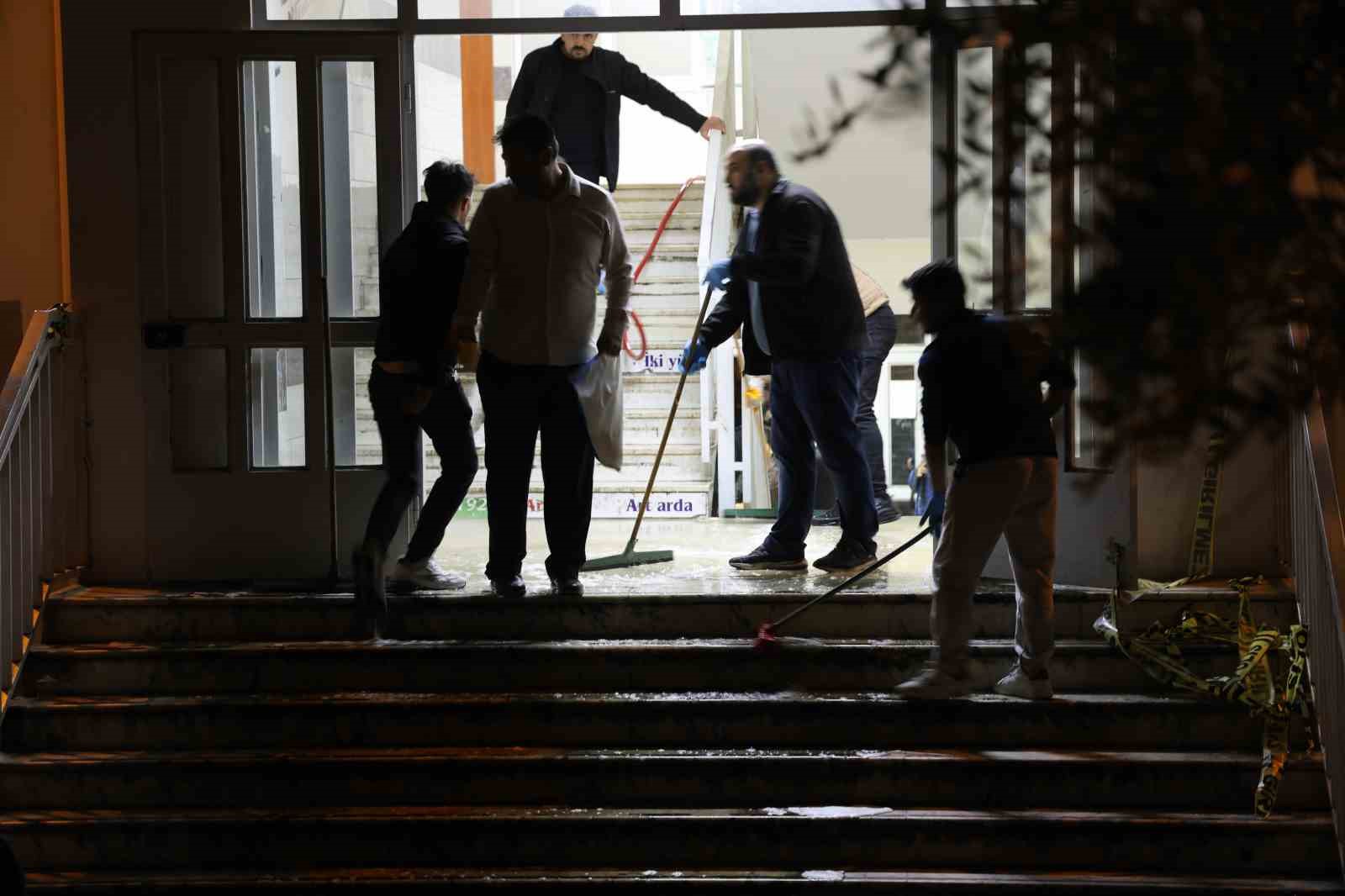 Saldırının yaşandığı okulda izler siliniyor
