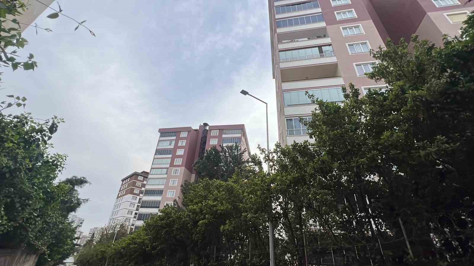 Saldırıyı gerçekleştiren öğrencinin ailesinin yaşadığı sitede sessizlik hakim
